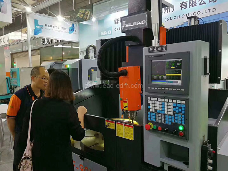 群基五軸輪胎模具專用放電機(jī)、四軸刻字機(jī)在上海展示 - 圖3