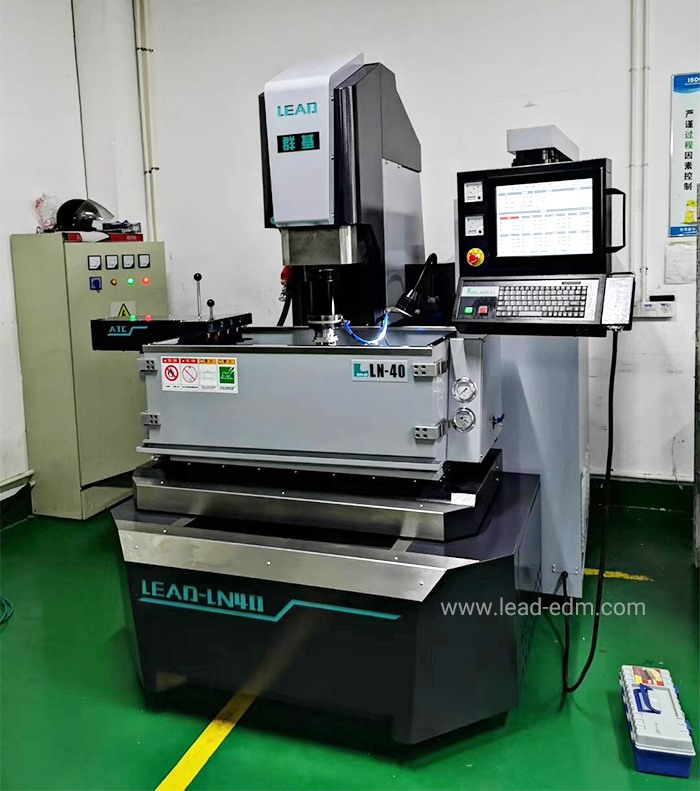 群基鏡面火花機LN40客戶新機調(diào)試完成