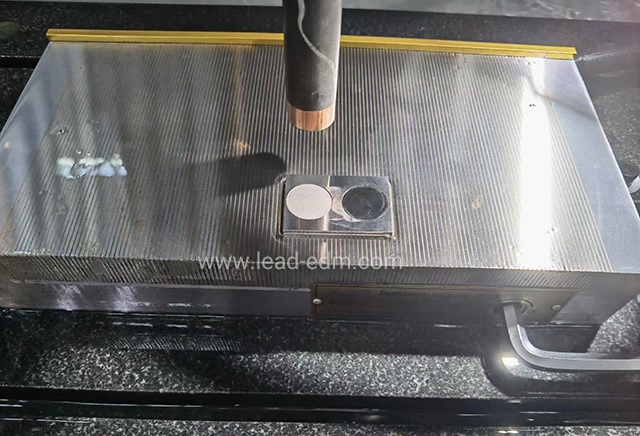 群基鏡面火花機 LN40 鏡面加工效果