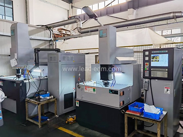 群基數(shù)控火花機CNC-430